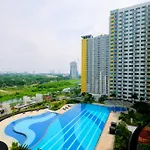 Modern 2Br At Springlake Summarecon Bekasi Apartment By Travelio