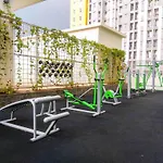 Modern 2Br At Springlake Summarecon Bekasi Apartment By Travelio