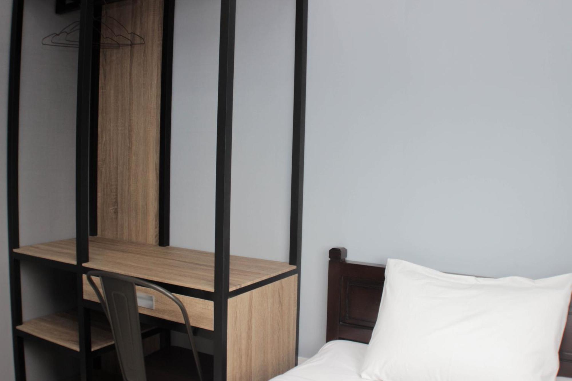 Modern 2br At Springlake Summarecon By Travelio *