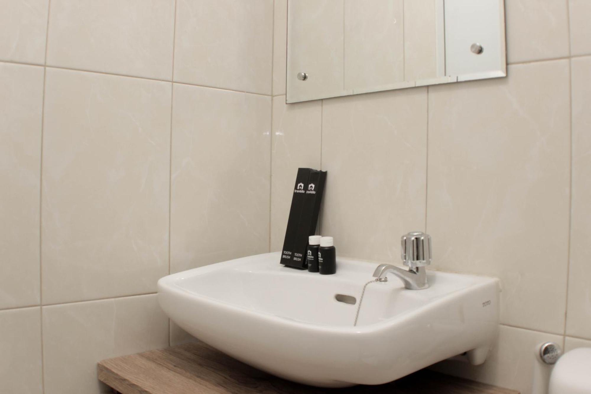 Modern 2br At Springlake Summarecon By Travelio
